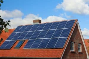 Neues EEG: Begrenzte Vergütung und erweiterte Steuerungspflicht für PV-Anlagen